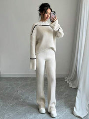 WOMEN CONTRAST STRIPED PRINT TURTLENECK SWEATER AND SOLID COLOR PANTS SET