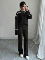 WOMEN CONTRAST STRIPED PRINT TURTLENECK SWEATER AND SOLID COLOR PANTS SET